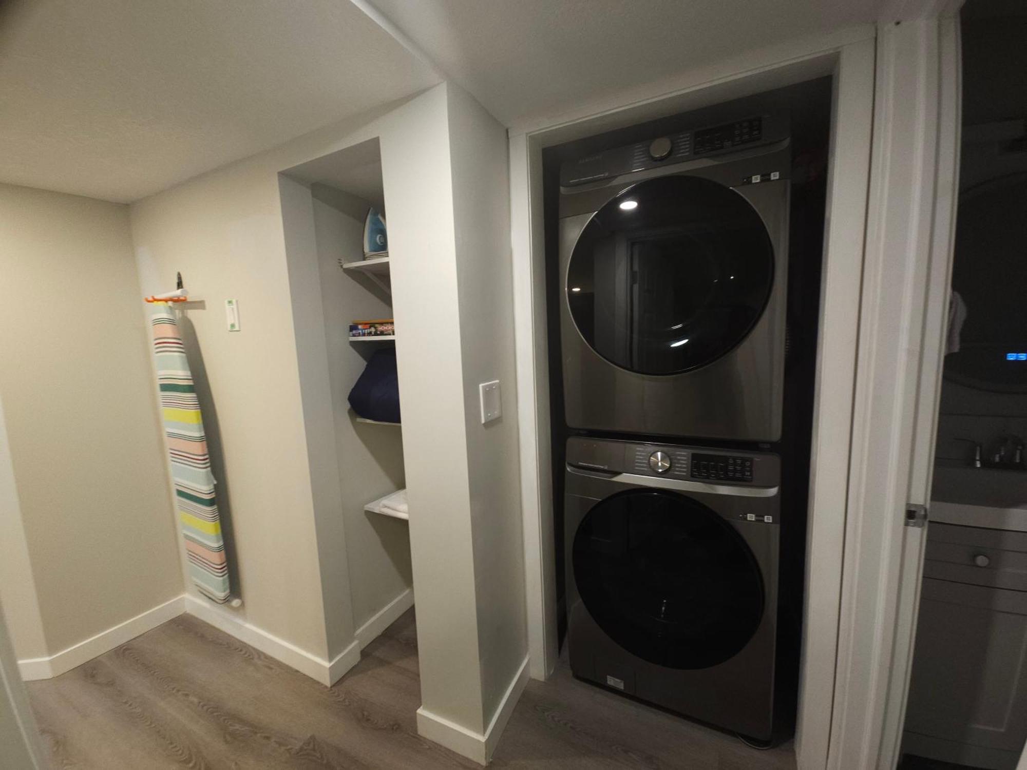 Cozy 2 Bedroom Suite, Queen Beds, Near The Airport Едмонтон Екстер'єр фото