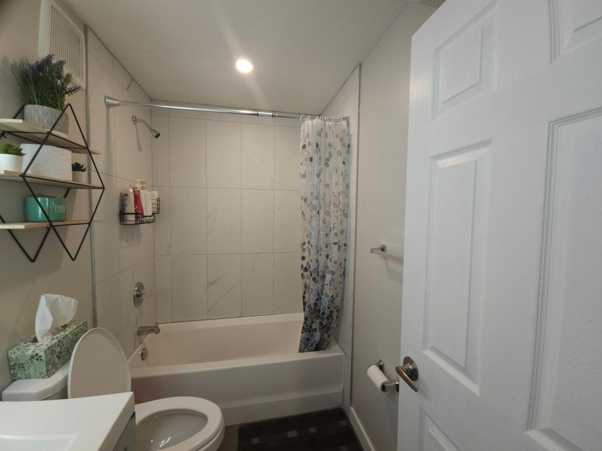 Cozy 2 Bedroom Suite, Queen Beds, Near The Airport Едмонтон Екстер'єр фото