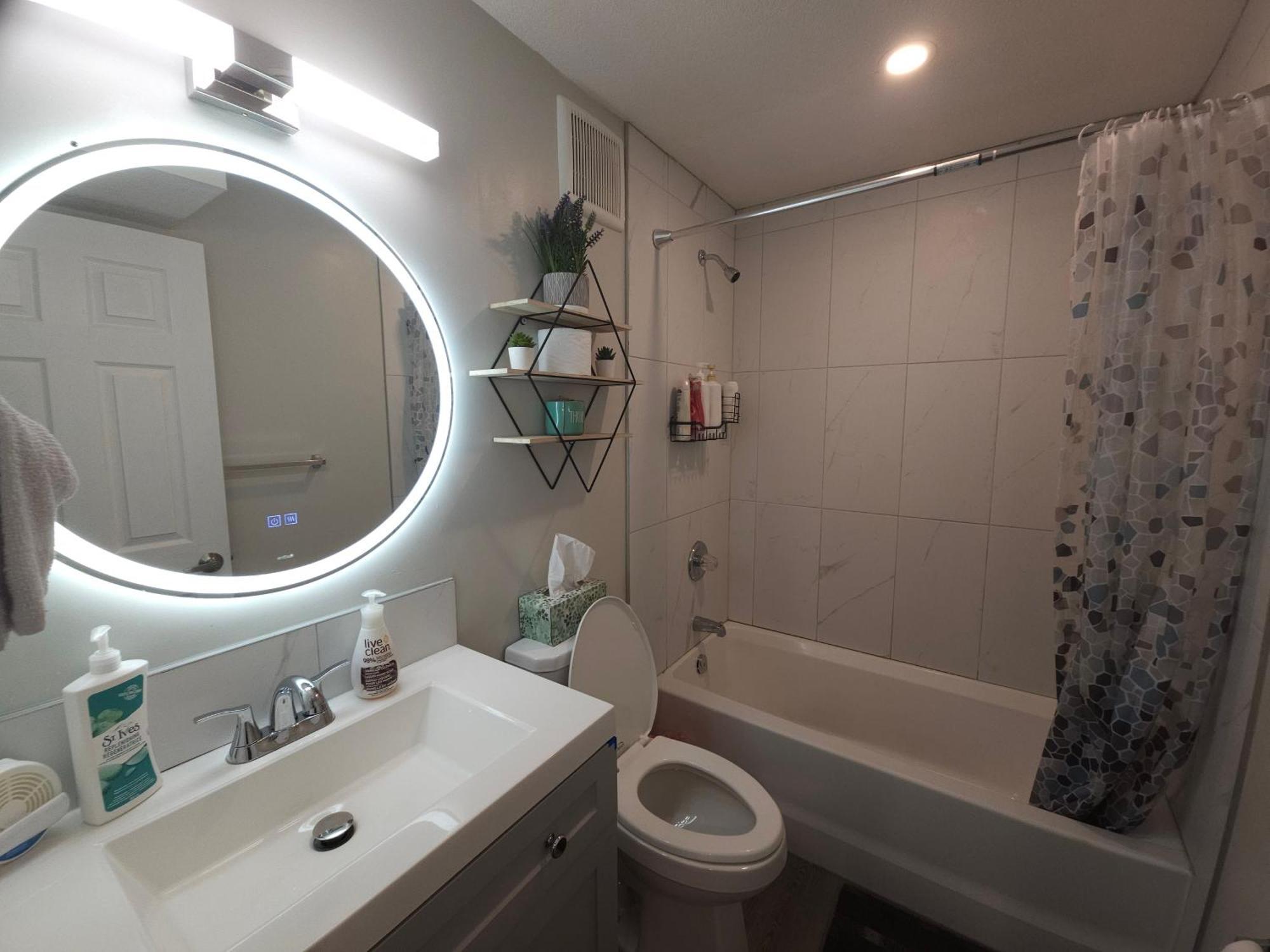 Cozy 2 Bedroom Suite, Queen Beds, Near The Airport Едмонтон Екстер'єр фото