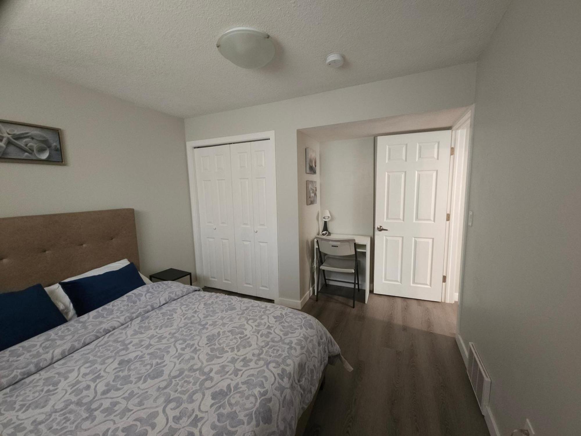Cozy 2 Bedroom Suite, Queen Beds, Near The Airport Едмонтон Екстер'єр фото