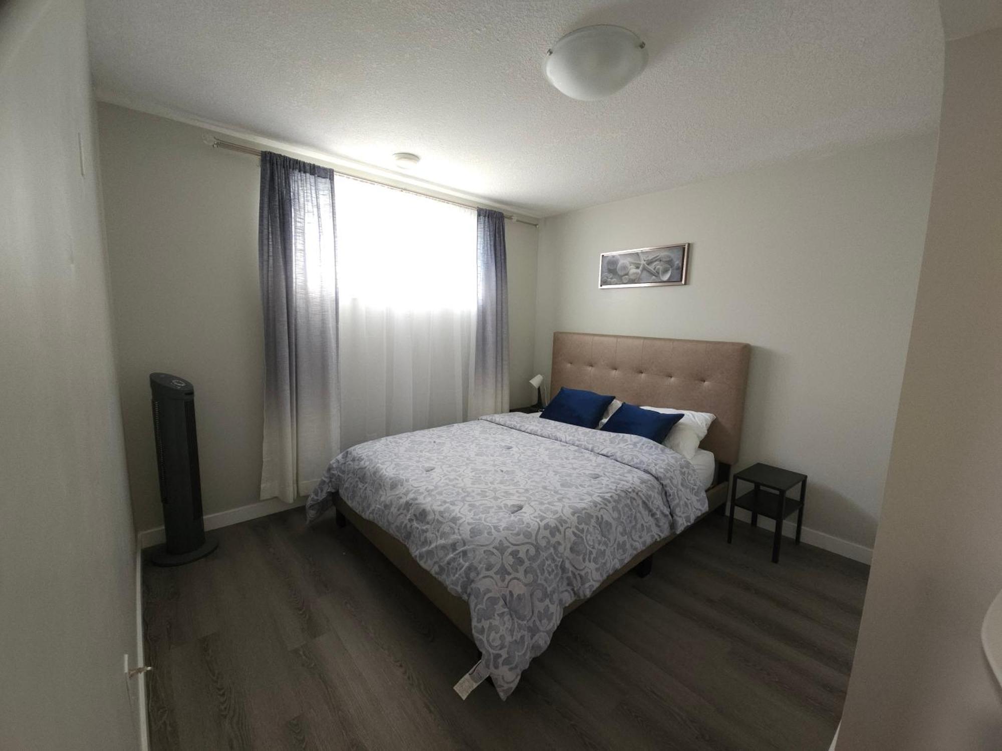 Cozy 2 Bedroom Suite, Queen Beds, Near The Airport Едмонтон Екстер'єр фото